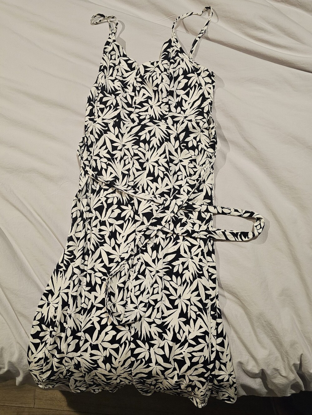 41 Hawthorn Black and White Leaf-Print Midi Dress